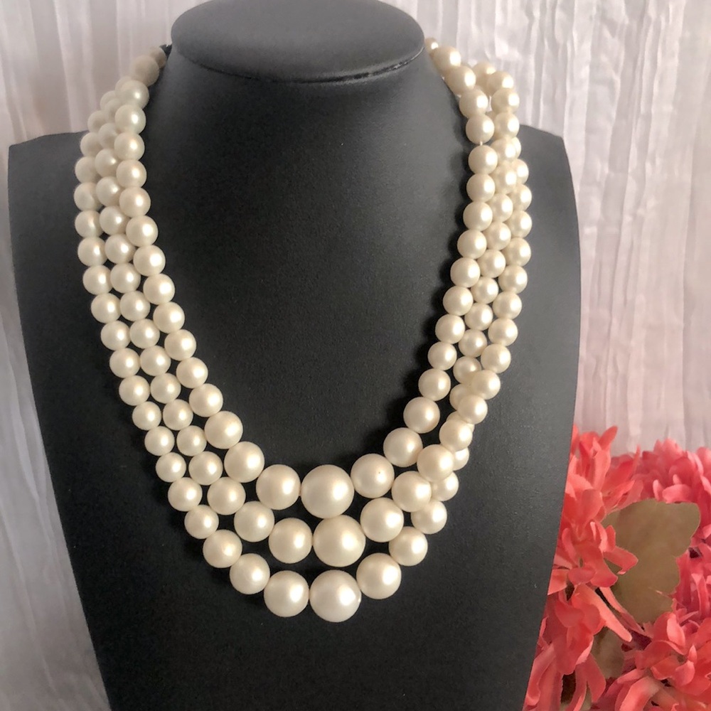 3 strand classy white draping faux pearls necklace adjustable dressy look collar